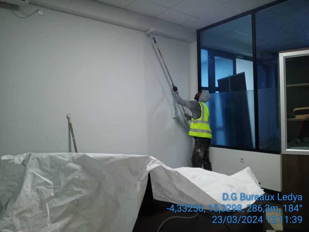Pendant les travaux - Application peinture latex et installation